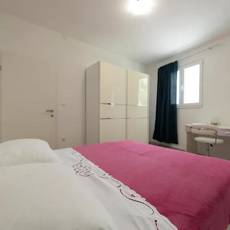 Apartment Andela 2Bdrs & Free Wifi Split Exterior photo