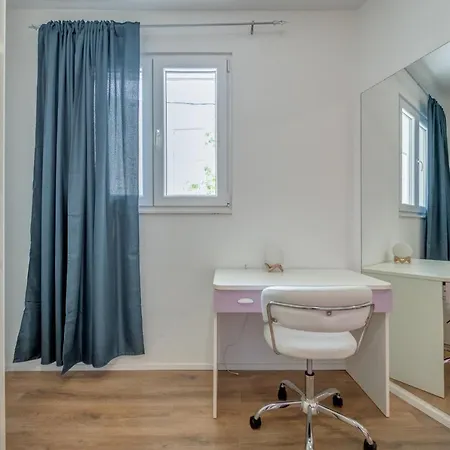 Apartment Andela 2Bdrs & Free Wifi Split Exterior photo