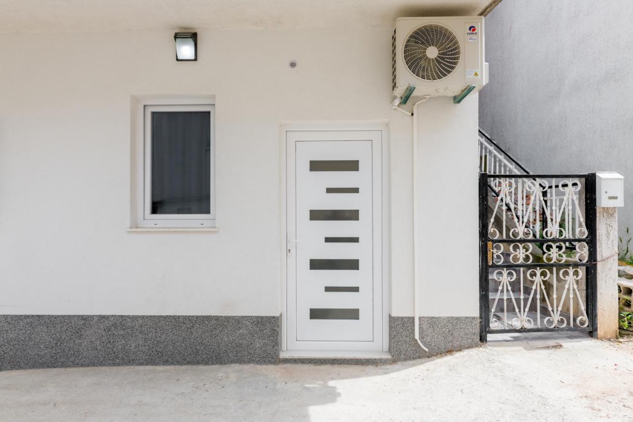 Andela 2bdrs & Free Wifi Appartement