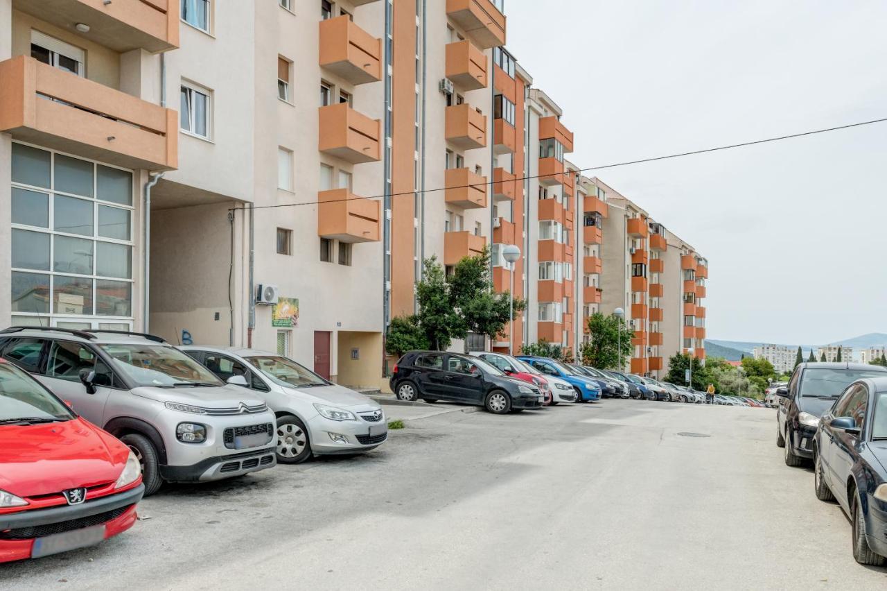 Andela 2bdrs & Free Wifi Appartement